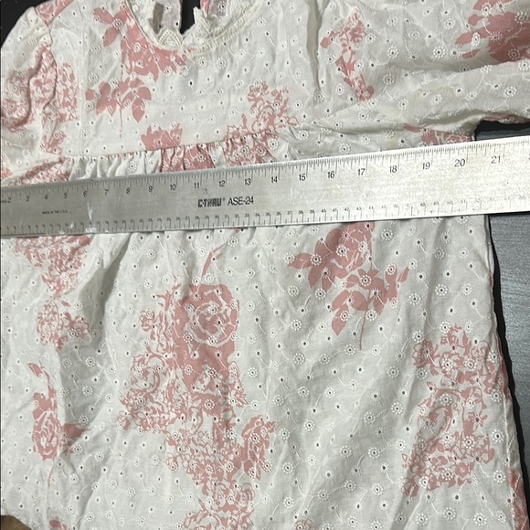 English Factory Cream Ruffled Blouse with Flutter Sleeves. Size Medium - Picture 4 of 5